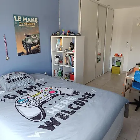 Agreable Familiale Avec Piscine Ferienhaus