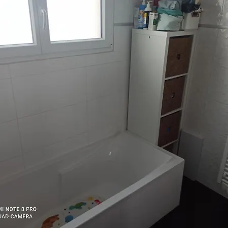 Agreable Familiale Avec Piscine Ferienhaus Prades-le-Lez
