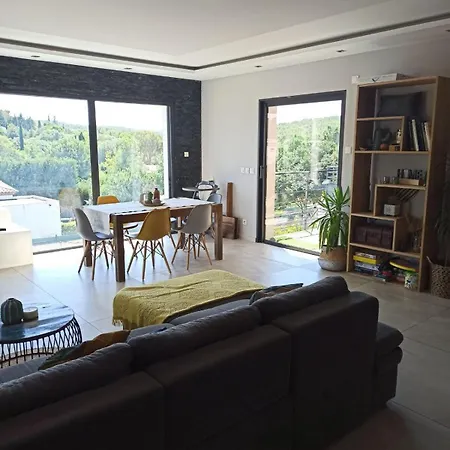 Agreable Familiale Avec Piscine Ferienhaus
