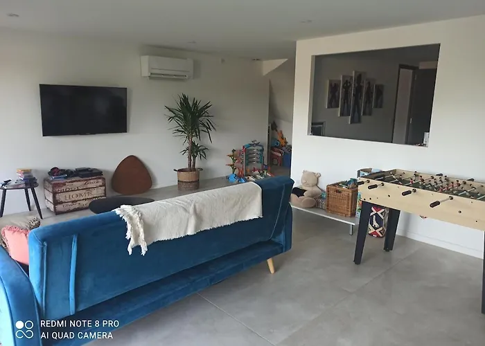 Дом отдыха Agreable Familiale Avec Piscine Prades-le-Lez