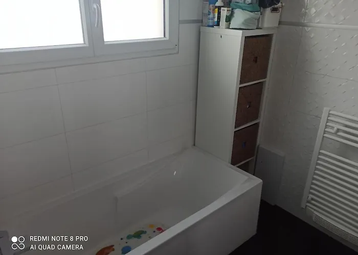Agreable Familiale Avec Piscine Дом отдыха Prades-le-Lez