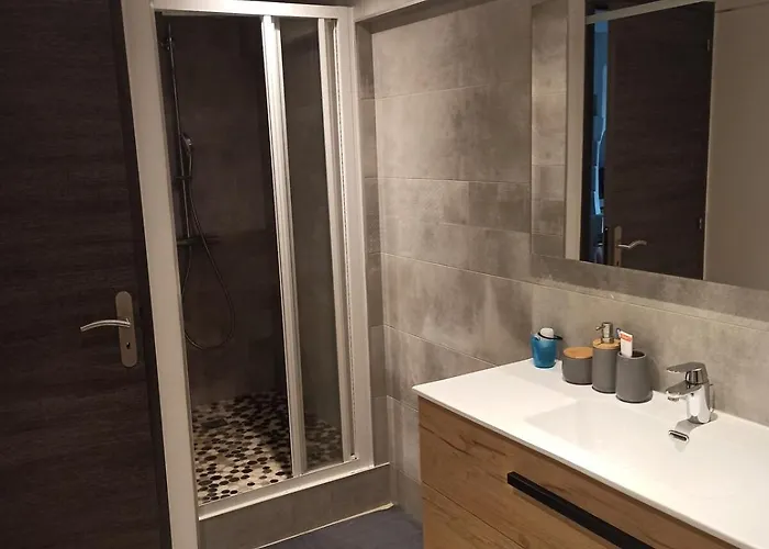Дом отдыха Agreable Familiale Avec Piscine