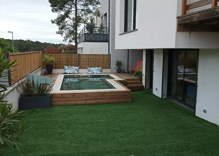 Agreable Familiale Avec Piscine *